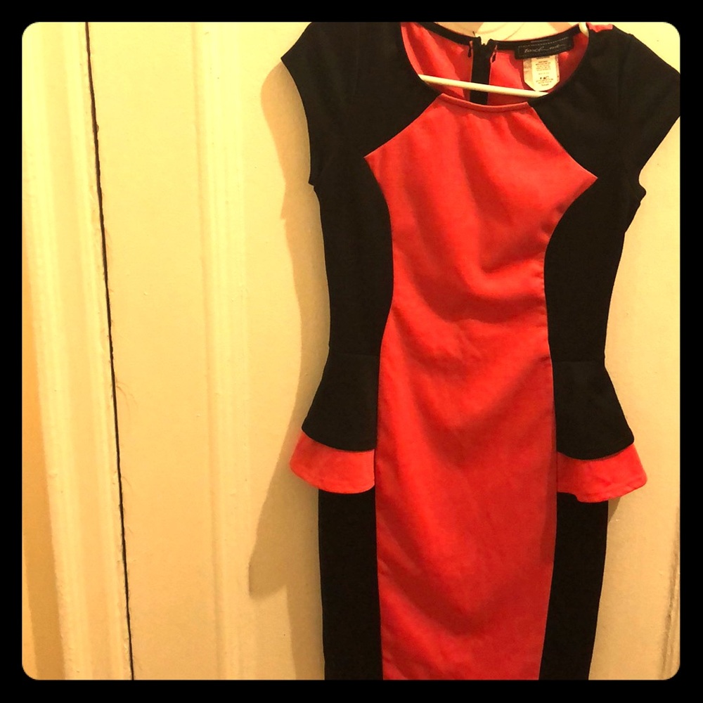Pretty dress, slightly above knee, never worn